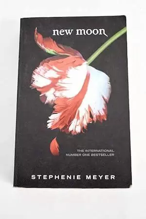 NEW MOON (LUNA NUEVA): 2 (TWILIGHT SAGA) (INGLÉS): STEPHENIE MEYER NEW MOON (LUNA NUEVA): 2 (TWILIGHT SAGA) (INGLÉS): STEPHENIE MEYER